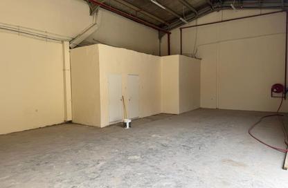 Warehouse - Studio - 2 Bathrooms for rent in Al Sajaa Industrial - Al Sajaa - Sharjah