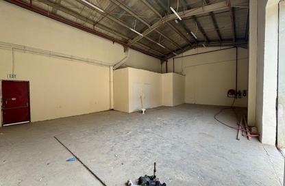 Warehouse - Studio - 2 Bathrooms for rent in Al Sajaa Industrial - Al Sajaa - Sharjah