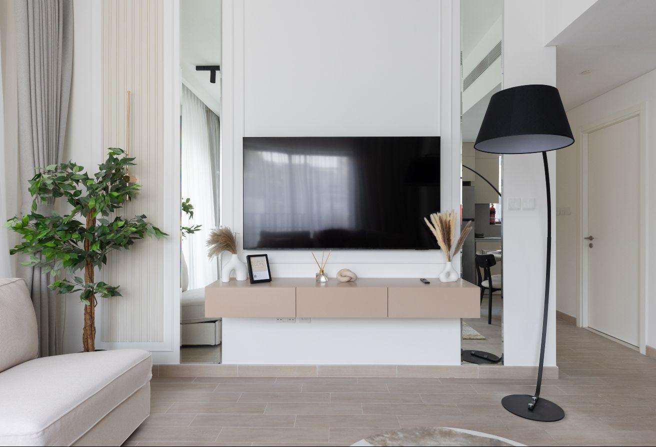 Creek Beach access | Modern interiors | DCH photo 6