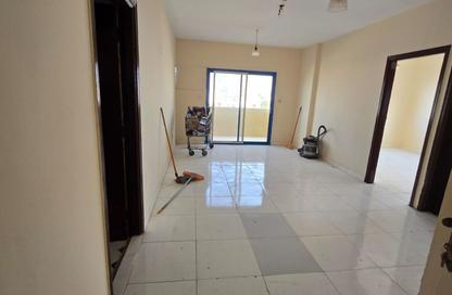 Apartment - 1 - 1 for rent in Bu Tina Building 2 - Bu Tina - Al Sharq - Sharjah Apartment - 1 - 1 for rent in Bu Tina Building 2 - Bu Tina - Al Sharq - Sharjah