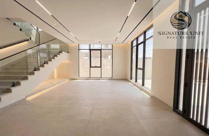 Villa - 4 Bedrooms - 5 Bathrooms for rent in Al Aweer 1 - Al Aweer - Dubai Villa - 4 Bedrooms - 5 Bathrooms for rent in Al Aweer 1 - Al Aweer - Dubai