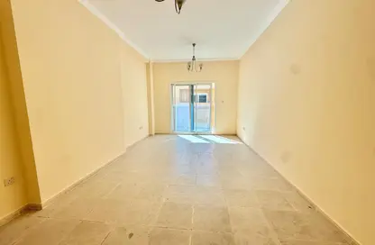 شقة - غرفة نوم - 2 حمامات للايجار في بناية مويليح 29 - مويلح - الشارقة شقة - غرفة نوم - 2 حمامات للايجار في بناية مويليح 29 - مويلح - الشارقة