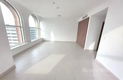 شقة - غرفة نوم - 2 حمامات للايجار في برج دي ايكس بي - شارع الشيخ زايد - دبي