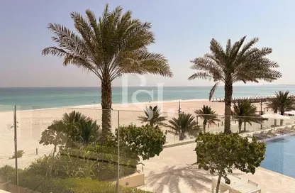 شقة - 3 غرف نوم - 5 حمامات للايجار في ممشى السعديات - منطقة السعديات الثقافية - جزيرة السعديات - أبوظبي