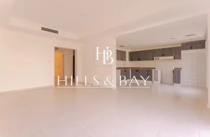 Villa - 2 Bedrooms - 3 Bathrooms for rent in Springs 2 - The Springs - Dubai