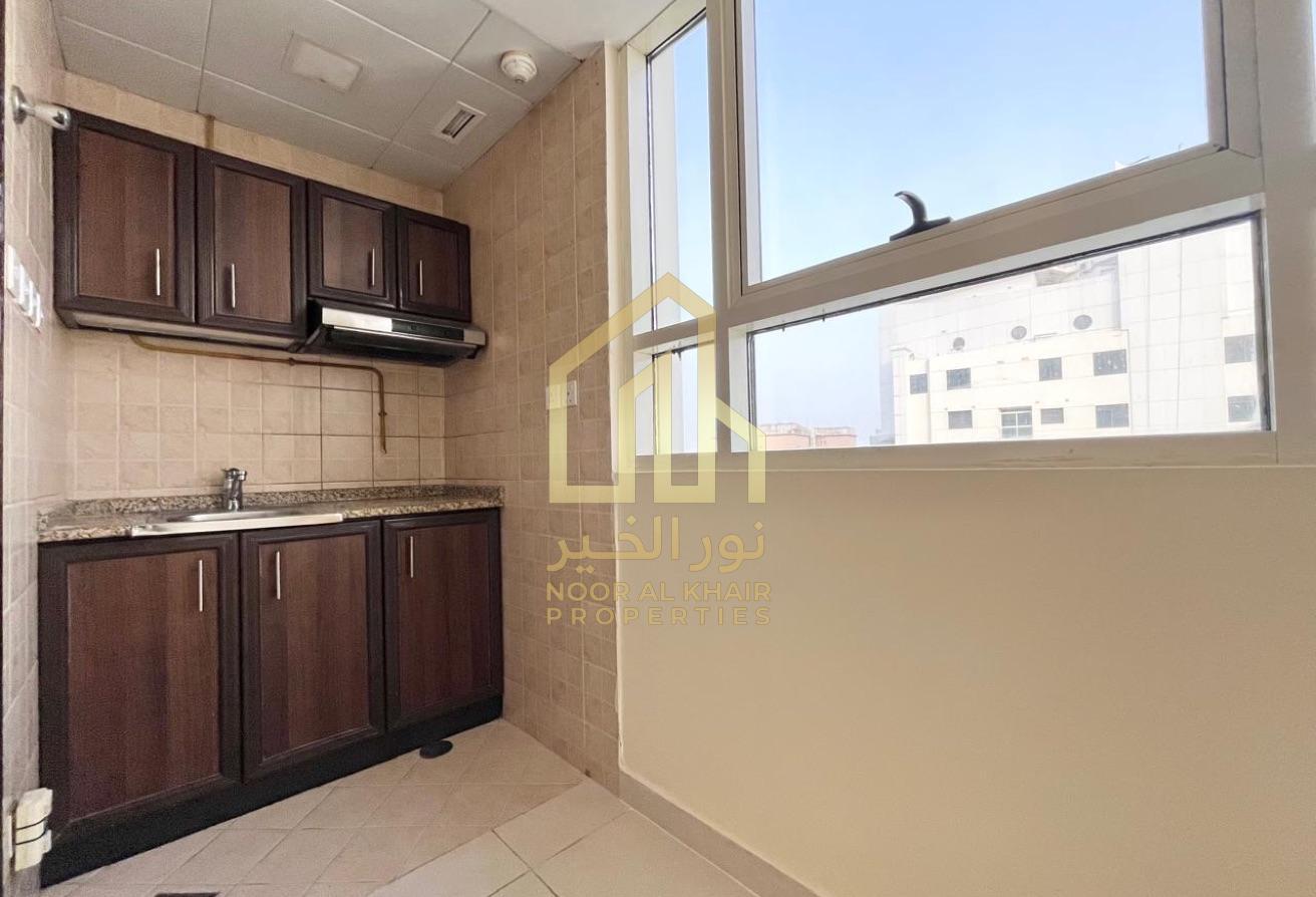 Studio Apartment with Covered Parking in Al Barsha photo 3
