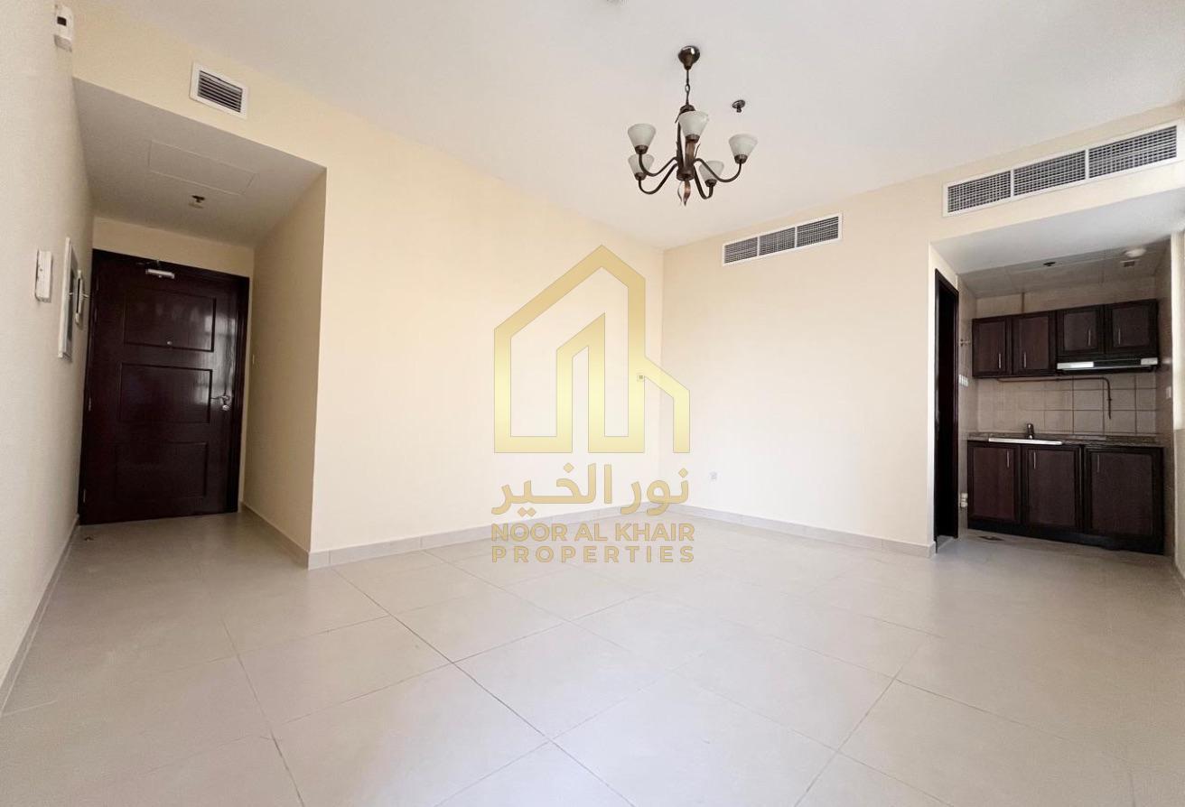 Studio Apartment with Covered Parking in Al Barsha photo 4