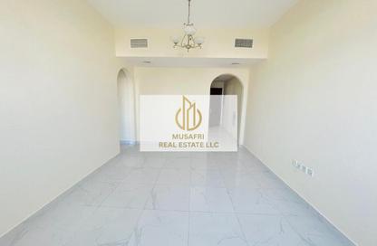 Apartment - 2 Bedrooms - 2 Bathrooms for rent in Muwailih Building - Muwaileh - Sharjah