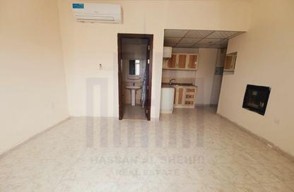Apartment - Studio - 1 Bathroom for rent in Muwaileh 3 Building - Muwaileh - Sharjah