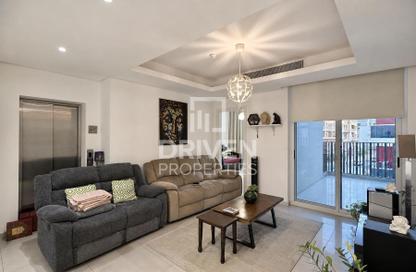 Villa - 4 - 6 for rent in Somerset Mews - District 10 - Jumeirah Village Circle - Dubai