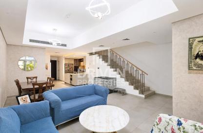 Villa - 4 - 6 for rent in Somerset Mews - District 10 - Jumeirah Village Circle - Dubai