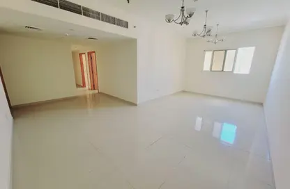 شقة - 3 غرف نوم - 3 حمامات للايجار في الثاني مويلح - تجارية مويلح - الشارقة