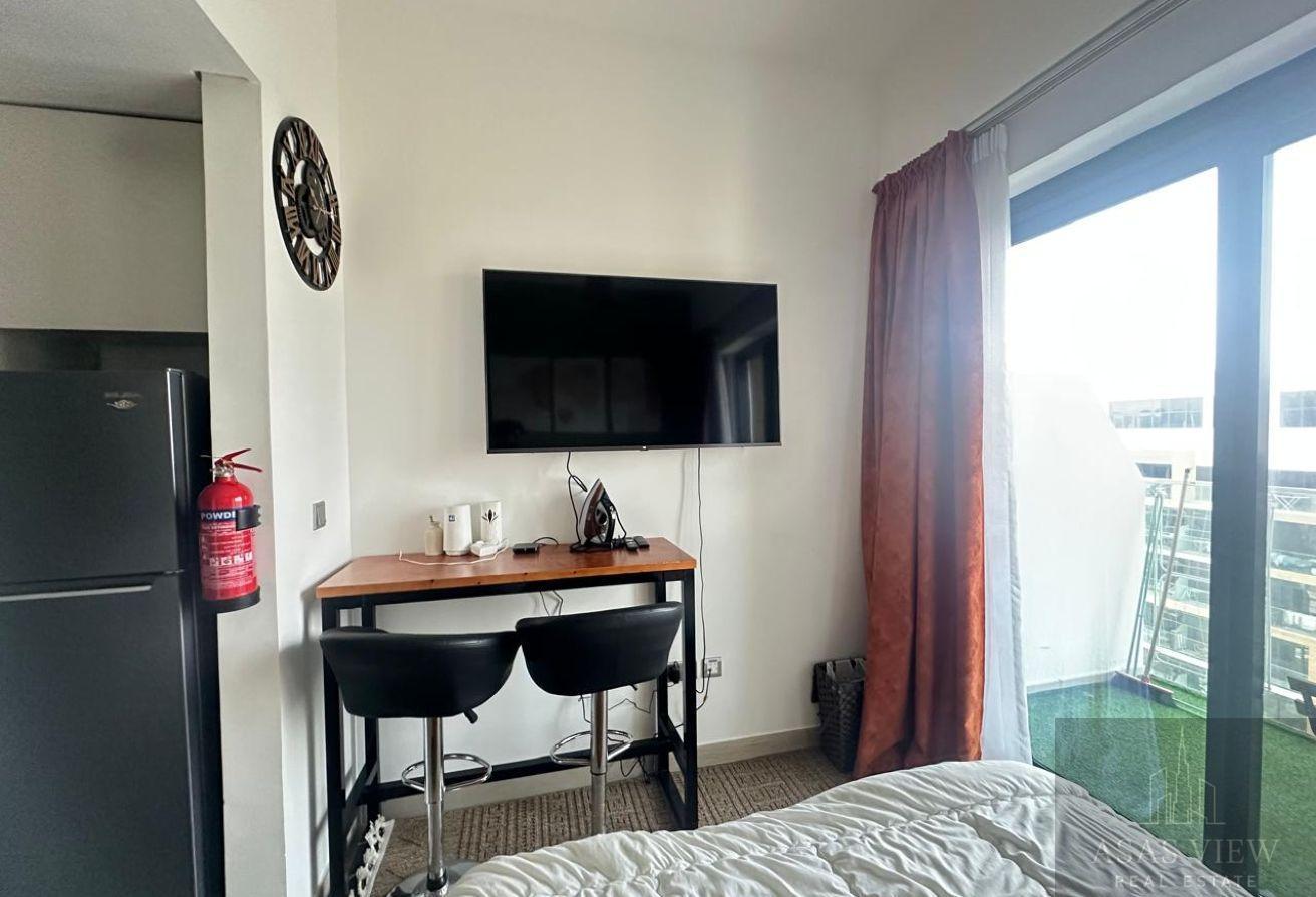 fully furnished studio | Vacant | Ready to Move In photo 4
