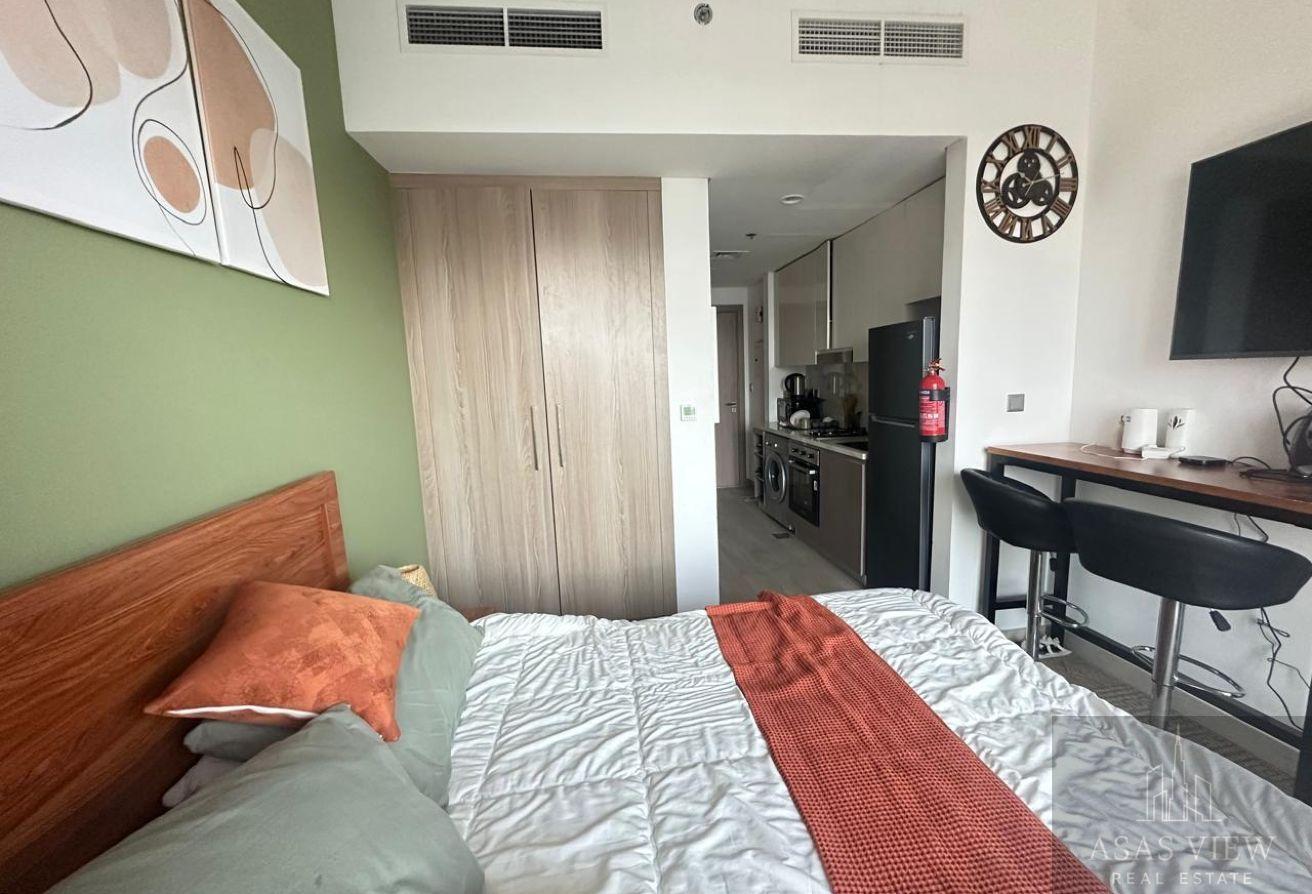 fully furnished studio | Vacant | Ready to Move In photo 3
