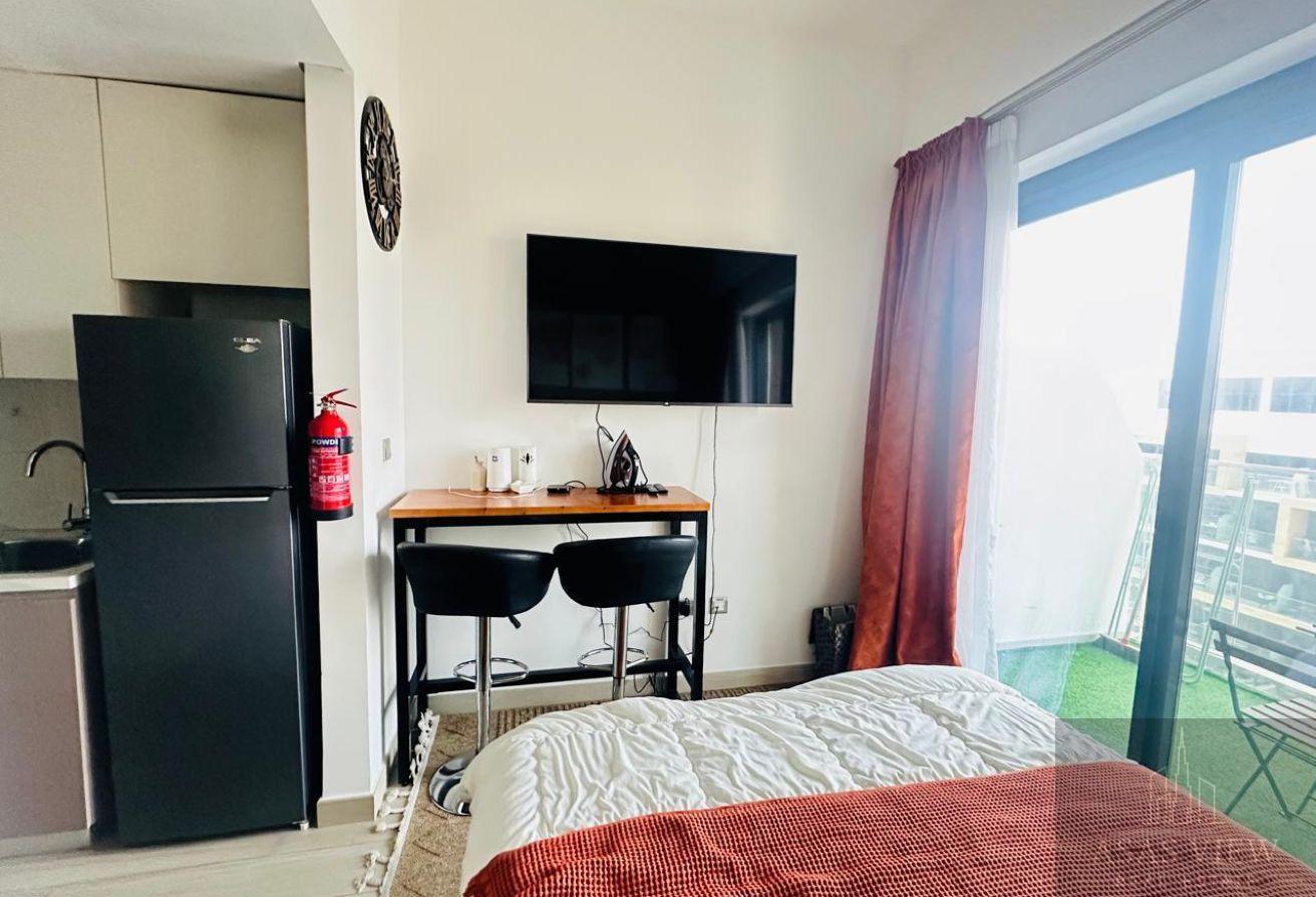 fully furnished studio | Vacant | Ready to Move In photo 9