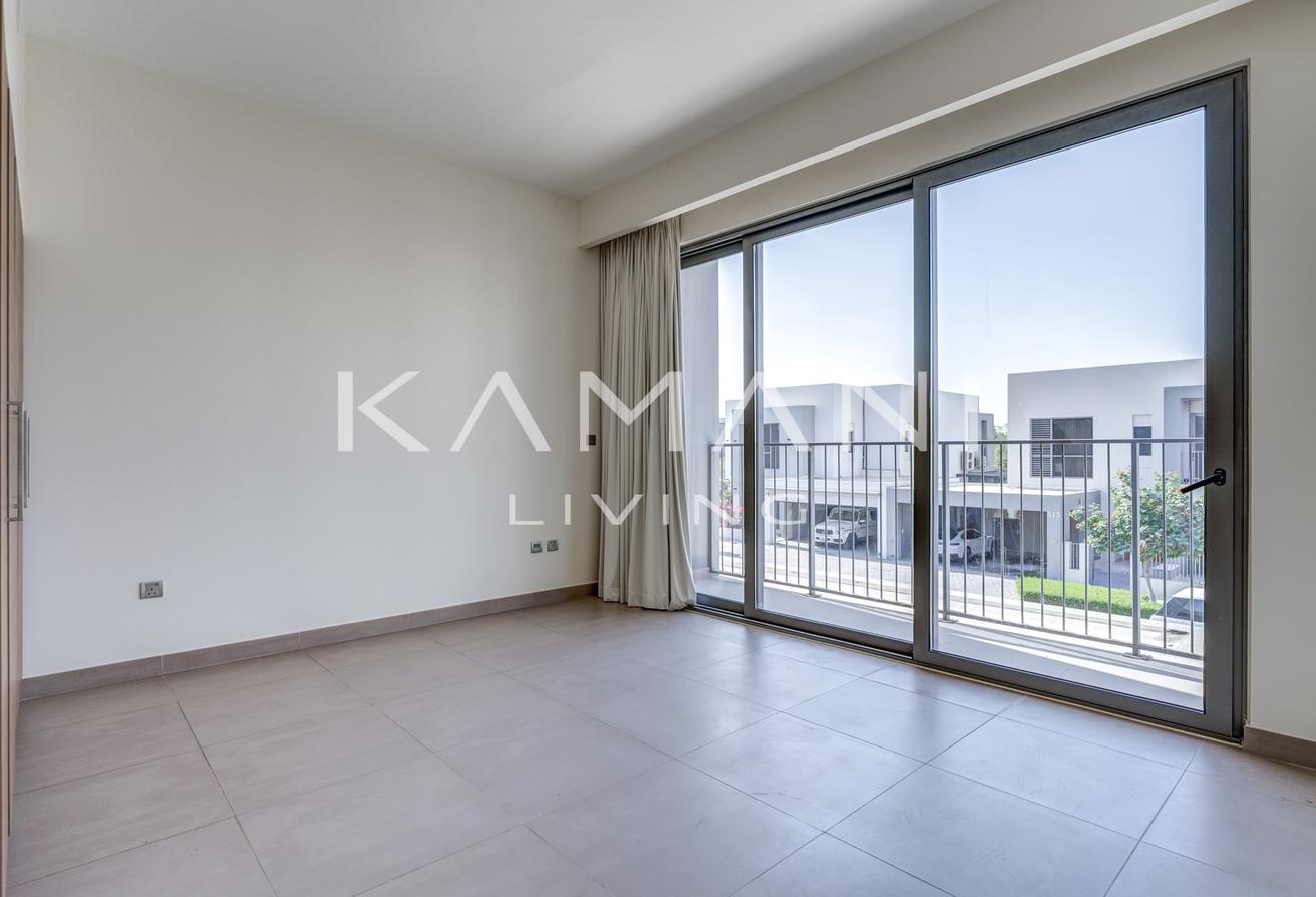 Elegant E3 Villa | 4BR Plus Maid | Vacant photo 12