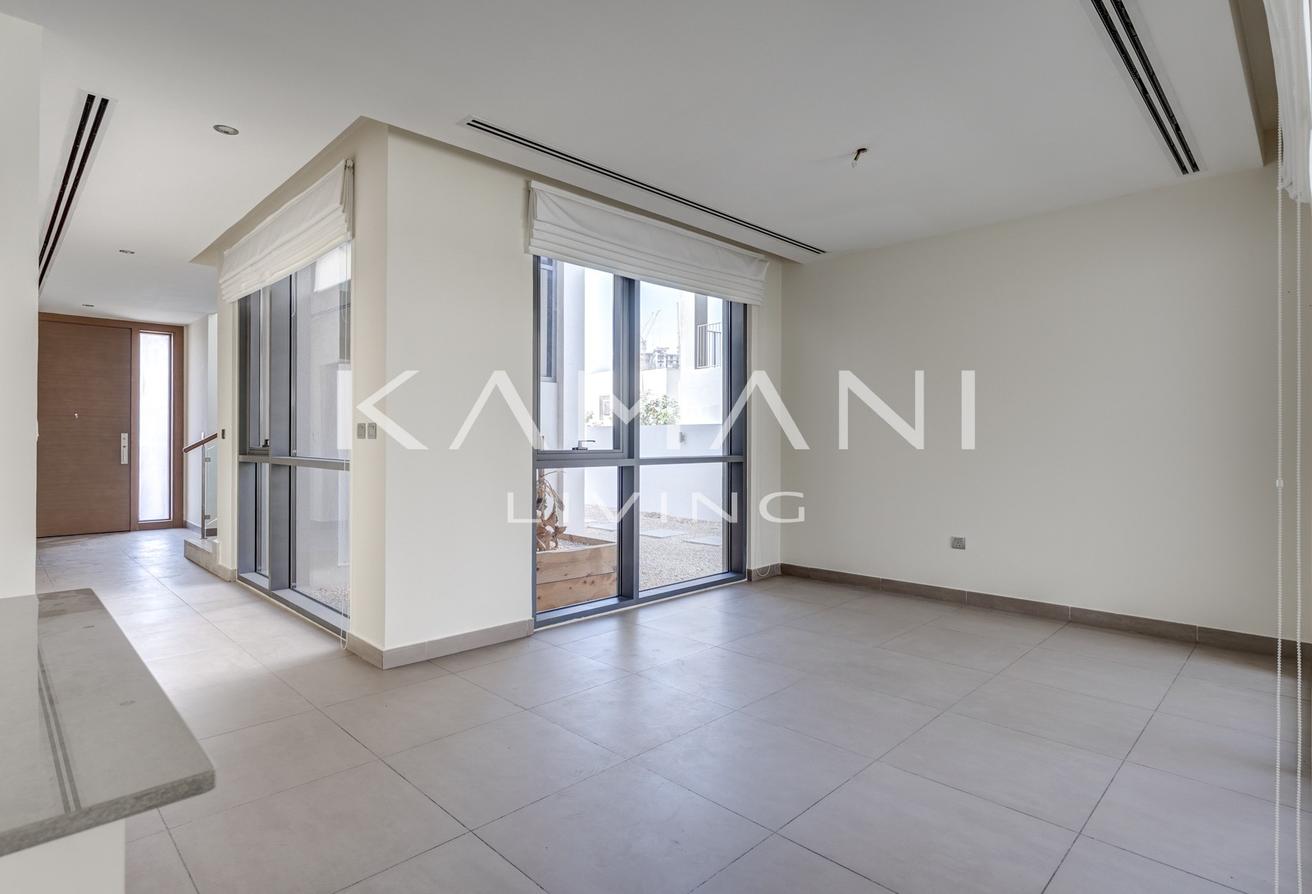 Elegant E3 Villa | 4BR Plus Maid | Vacant photo 5