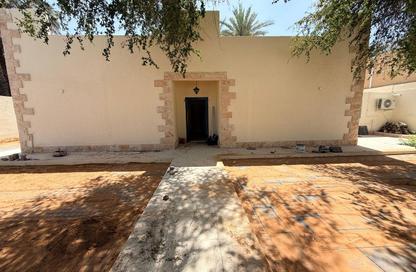 Villa - 5 Bedrooms - 5 Bathrooms for rent in Al Falaj - Al Riqqa - Sharjah