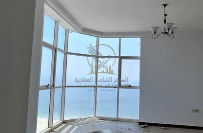 شقة - 3 غرف نوم - 3 حمامات للايجار في مساكن كورنيش عجمان - طريق كورنيش عجمان - عجمان شقة - 3 غرف نوم - 3 حمامات للايجار في مساكن كورنيش عجمان - طريق كورنيش عجمان - عجمان