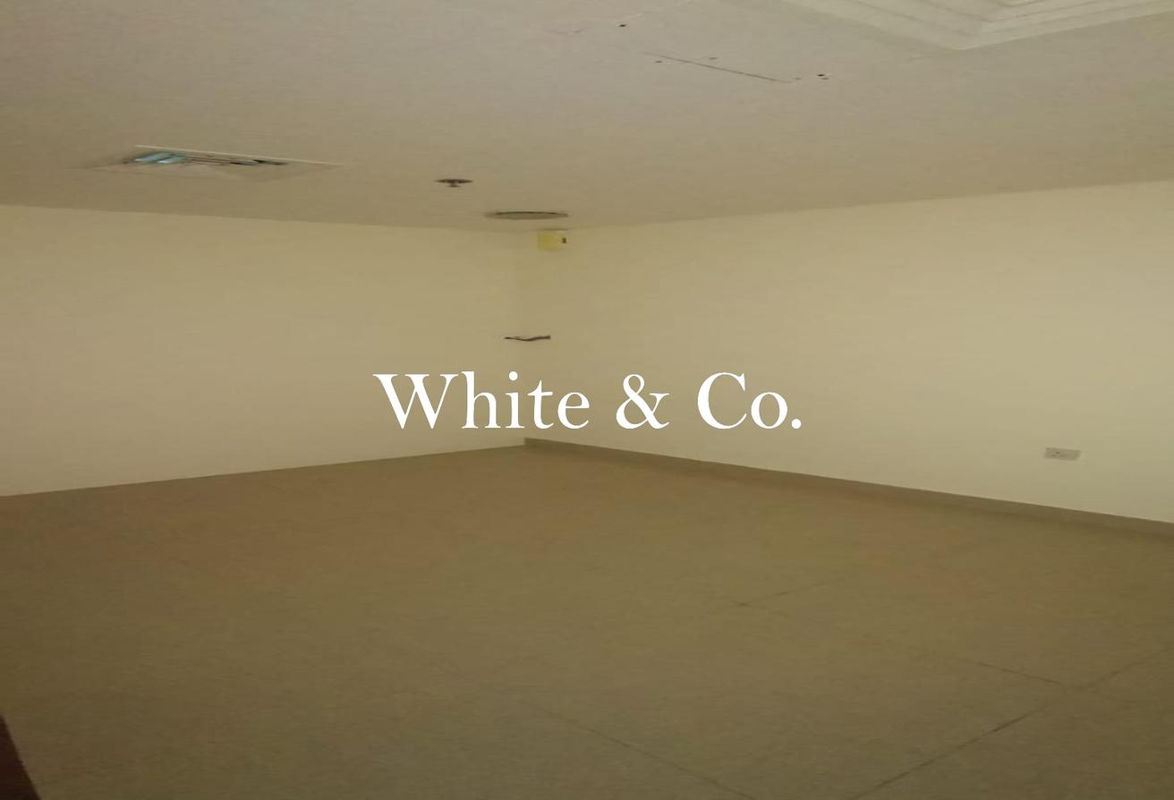 One Bedroom + Study | Unfurnished | Prime photo 6