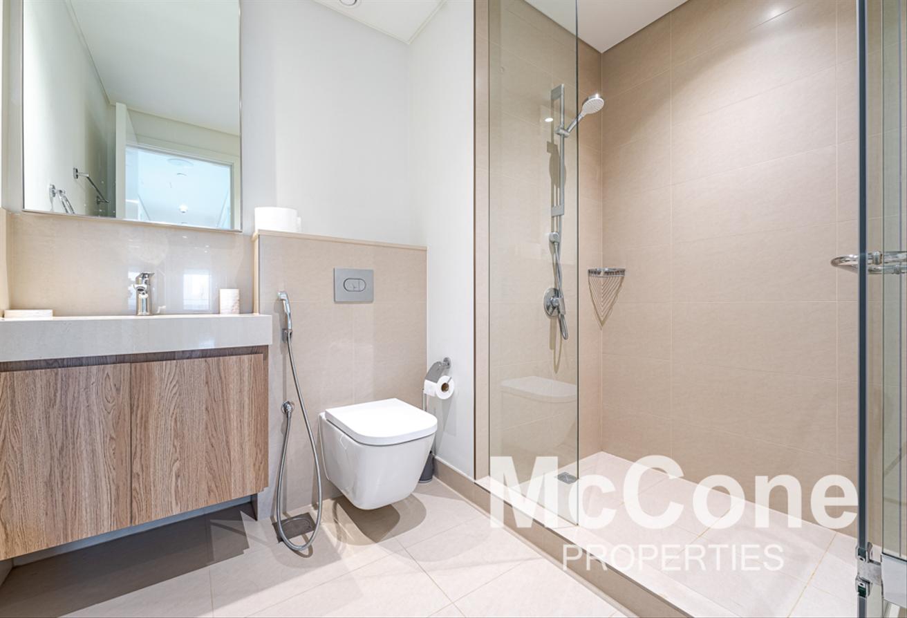 Hot Deal | Luxury Furnished | Prime Location photo 9
