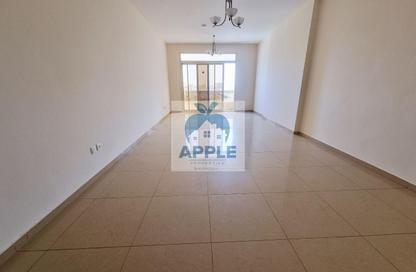 Apartment - 3 Bedrooms - 3 Bathrooms for rent in Muwaileh 29 Building - Muwaileh - Sharjah