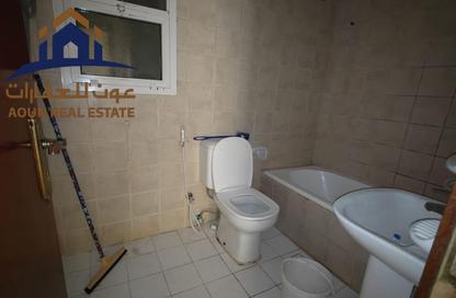 Apartment - 1 Bedroom - 4 Bathrooms for rent in Al Plaza Building - Al Ghuair - Al Gharb - Sharjah