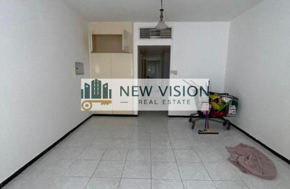 Apartment - Studio - 1 Bathroom for rent in Al Majaz Tower - Al Majaz - Sharjah