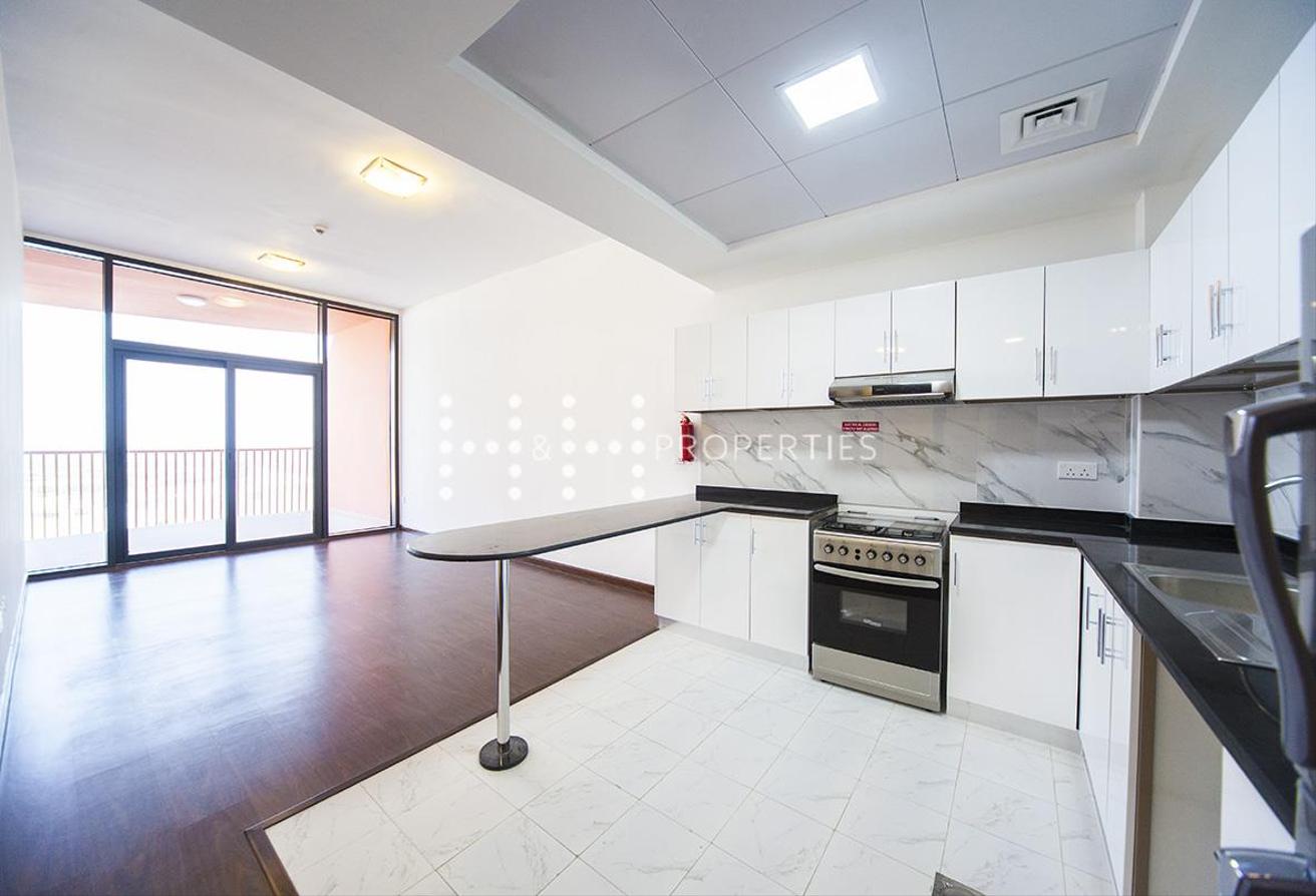Unfurnished 1 BR with Closed Kitchen photo 4