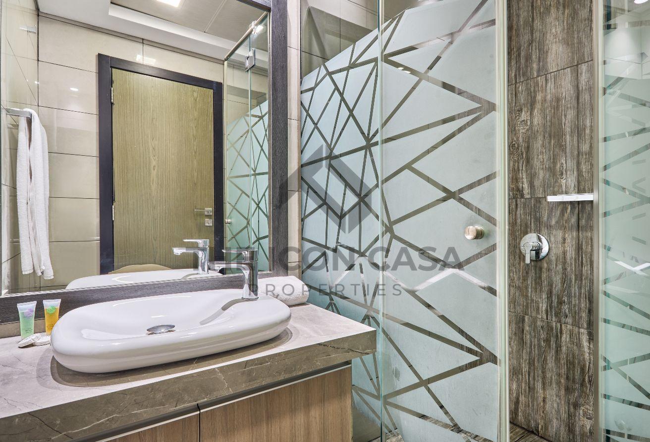 Renovated 1 BHK | Pool View | 12 Cheques photo 11