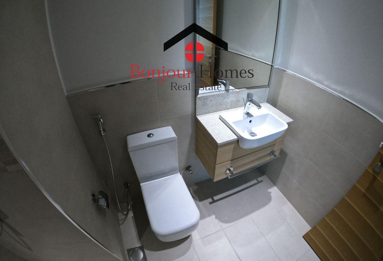 Next to Metro || Furnished || Chiller Free photo 5