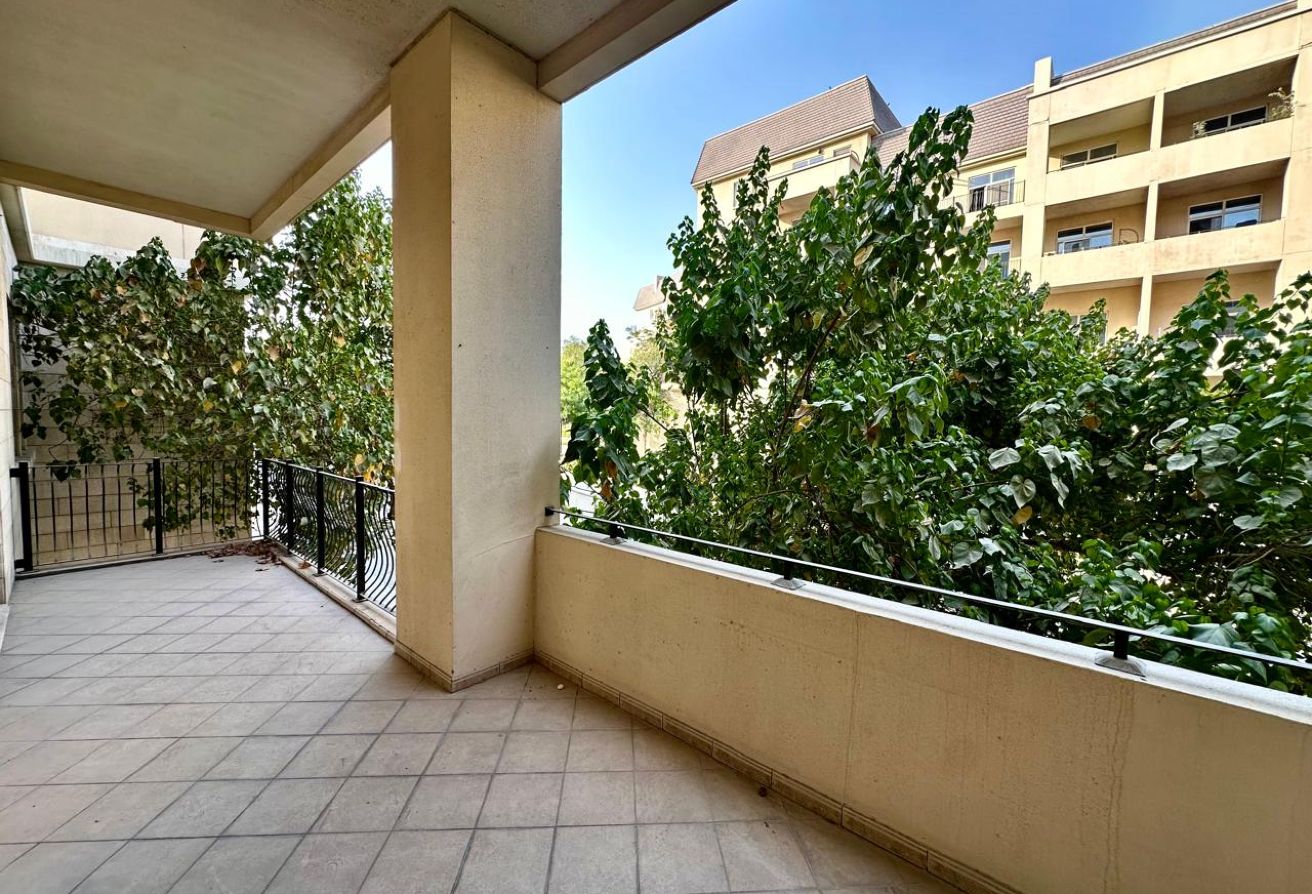 CORNER UNIT | GARDEN VIEWS | VACANT