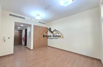 Apartment - Studio - 1 for rent in Benaa G10 - International City Phase 2 - Dubai