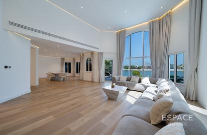 Villa - 4 - 4 for rent in Garden Homes Frond B - Garden Homes - Palm Jumeirah - Dubai