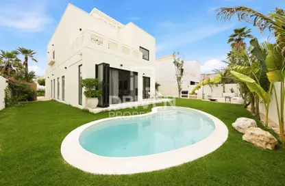 Villa - 4 Bedrooms - 3 Bathrooms for rent in Meadows 5 - Meadows - Dubai