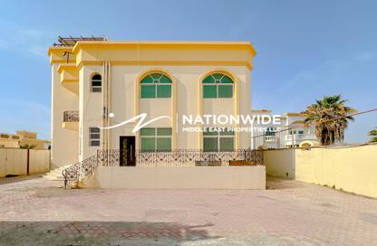 Villa - 5 - 6 for sale in Shakhbout City - Abu Dhabi