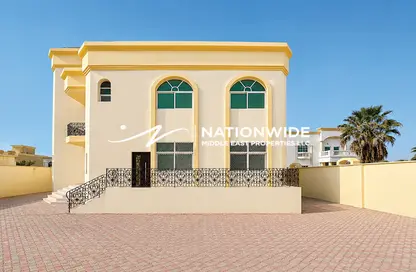 Villa - 5 Bedrooms - 6 Bathrooms for sale in Shakhbout City - Abu Dhabi