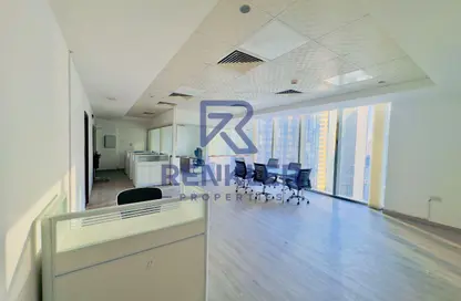 مكتب - استوديو - 1 حمام للايجار في القمة - الخليج التجاري - دبي