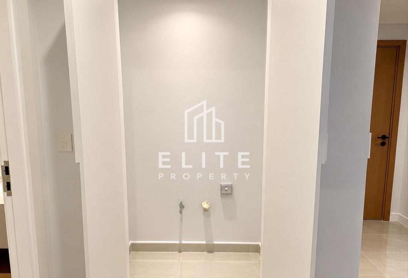 BEACH ACCESS | VACANT | MID-FLOOR photo 6