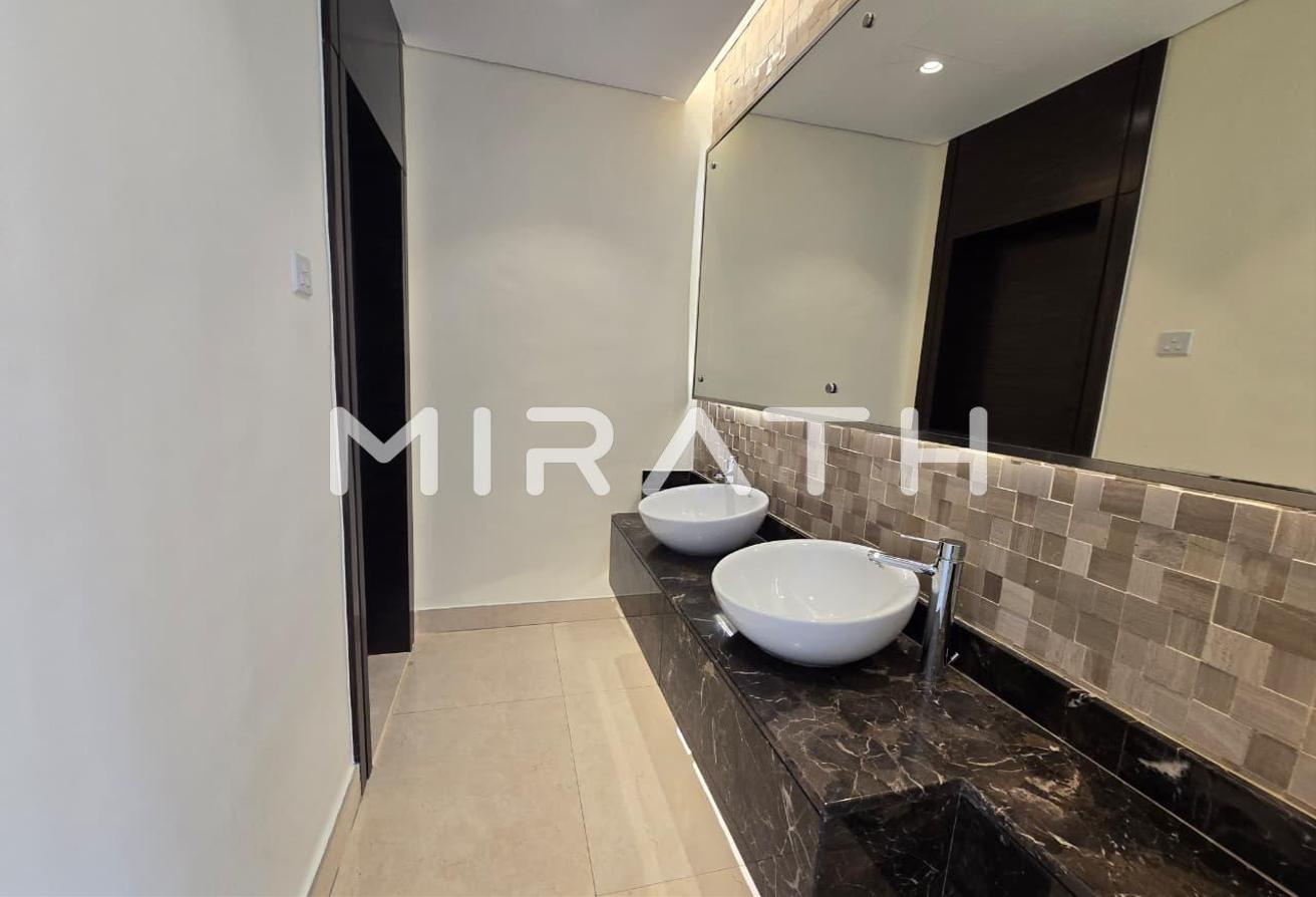 Sleek Villa | Prestige Pool | Peaceful Ambience photo 15