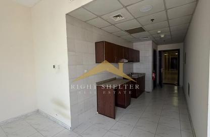 Apartment - Studio - 1 for rent in RAK Tower - Al Seer - Ras Al Khaimah