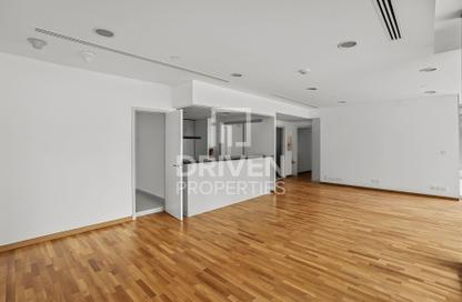 Apartment - 3 Bedrooms - 3 Bathrooms for rent in Burj Daman - DIFC - Dubai