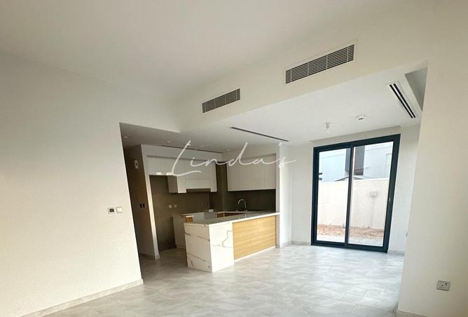 83669827 - Property Image 3
