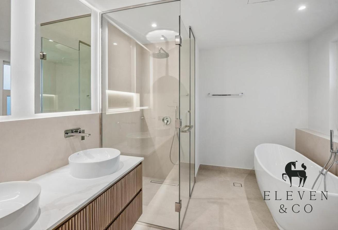 UPGRADED | LARGE PLOT | 5 BEDROOMS photo 9