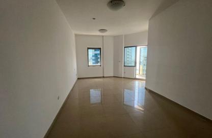 Apartment - 3 Bedrooms - 4 Bathrooms for rent in Al Taawoon Tower 1 - Al Taawoon Towers - Al Khan - Sharjah
