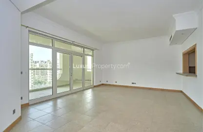 Apartment - 2 Bedrooms - 3 Bathrooms for rent in Al Khushkar - Shoreline Apartments - Palm Jumeirah - Dubai