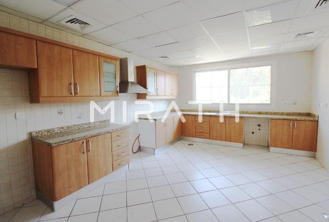 77390704 - Property Image 3