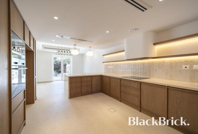 81120924 - Property Image 3