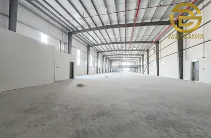 Warehouse - Studio - 4 Bathrooms for rent in Al Quoz Industrial Area 2 - Al Quoz Industrial Area - Al Quoz - Dubai Warehouse - Studio - 4 Bathrooms for rent in Al Quoz Industrial Area 2 - Al Quoz Industrial Area - Al Quoz - Dubai