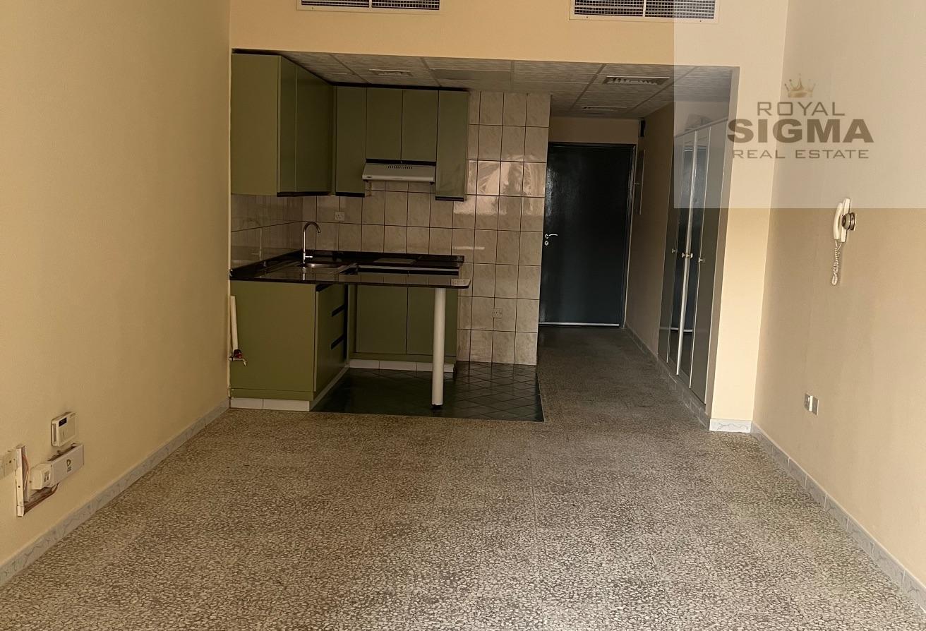 Studio Apartment in Bur Dubai, 393 Sqft photo 3